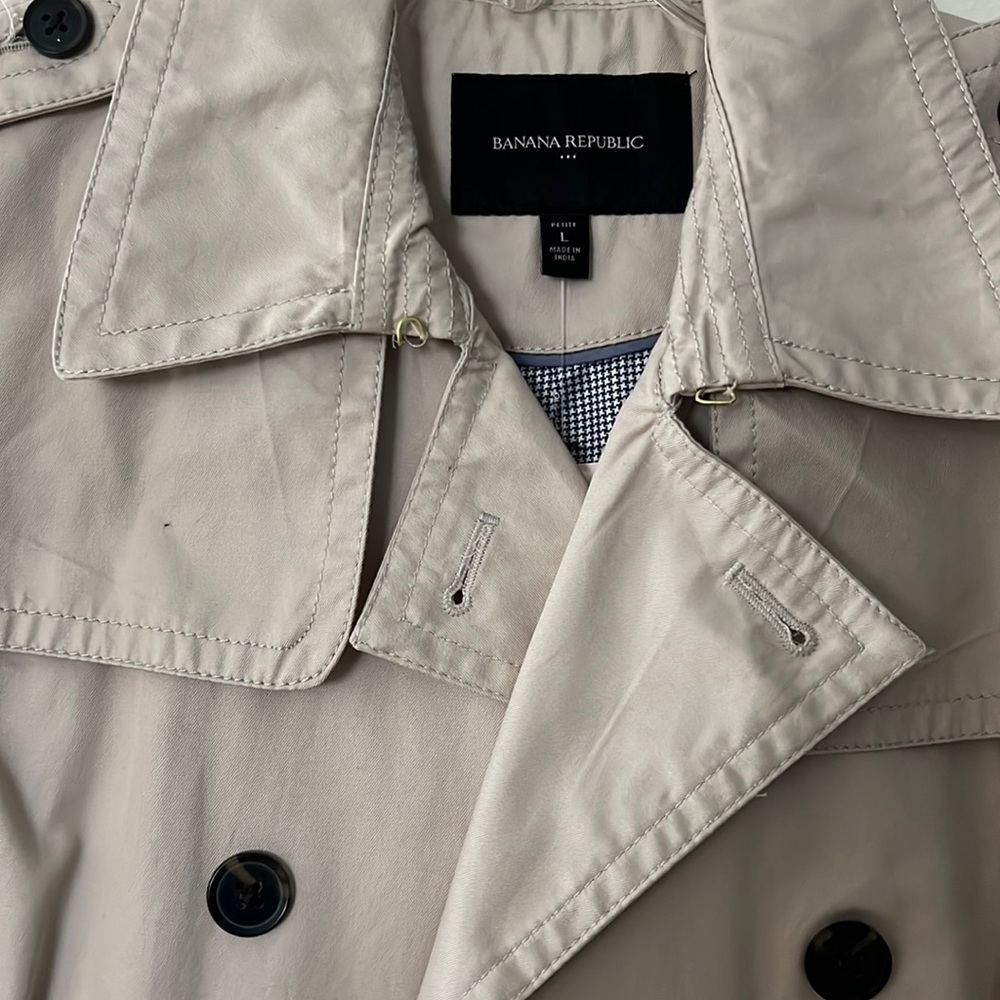 Never Worn Banana Republic Petite Trench Coat